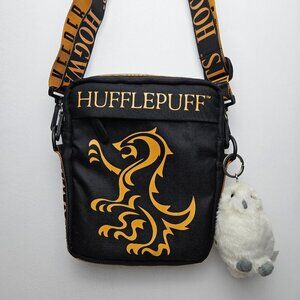 harry potter seeker bag with plush charm hufflepuff bag